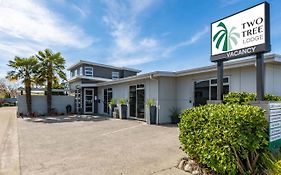 Two Tree Motel & Lodge
